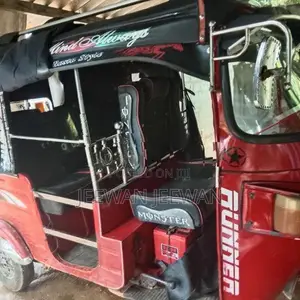 Bajaj RE 2012