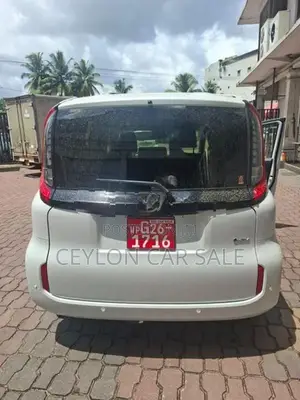 Toyota Sienta 2025
