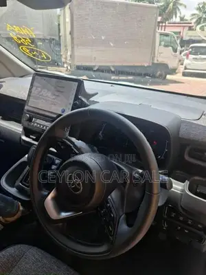 Toyota Sienta 2025