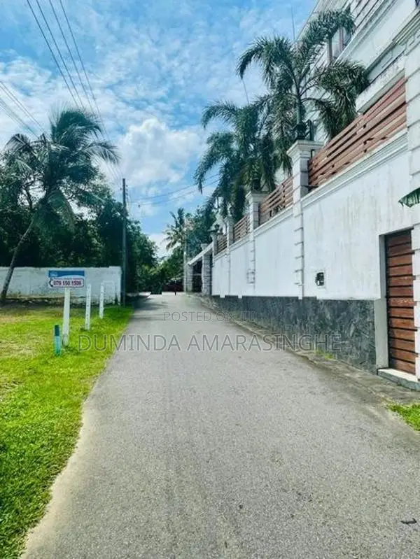 Land for sale in Wickramasinghapura