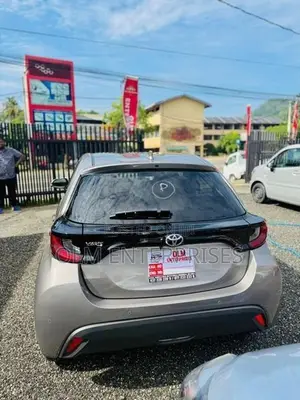 Toyota Yaris X 2025