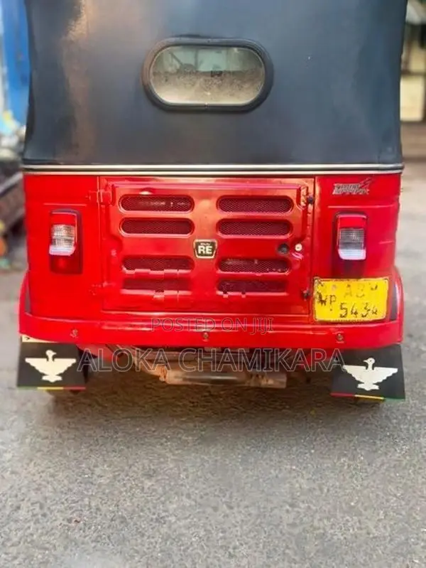 Bajaj RE 2016