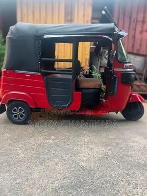 Bajaj RE 2016