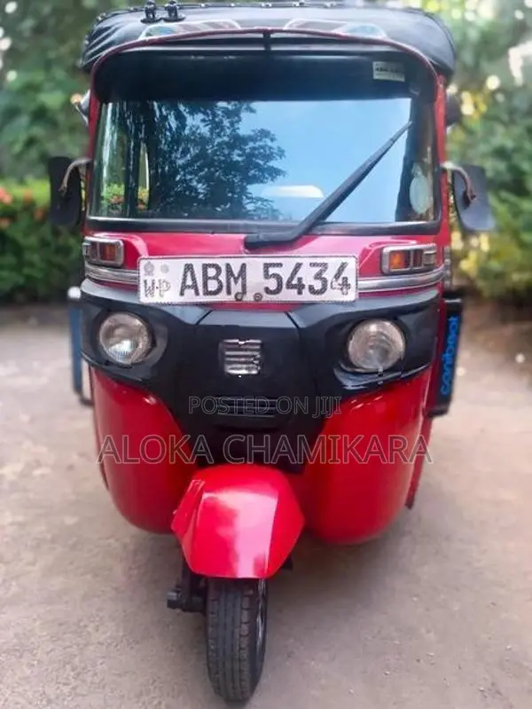 Bajaj RE 2016