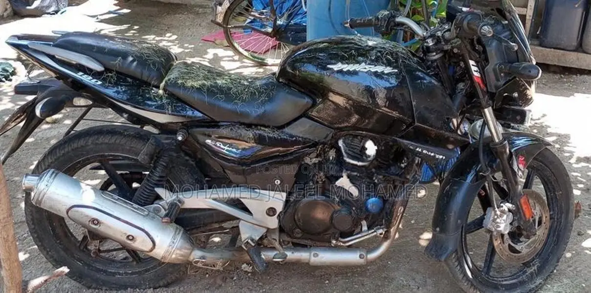 Bajaj Pulsar 200 2010