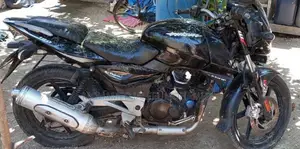 Bajaj Pulsar 200 2010
