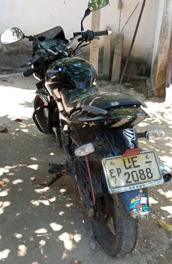 Bajaj Pulsar 200 2010