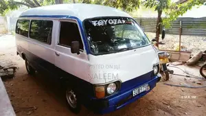 Toyota LH30 1982