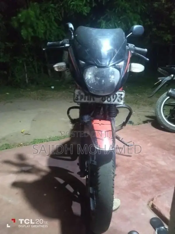 Bajaj Pulsar 150 2005