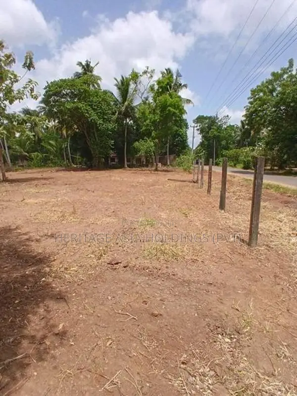 අනුරාධපුර නගරයට ආසන්නව සින්නක්කර බිම් කොටස්