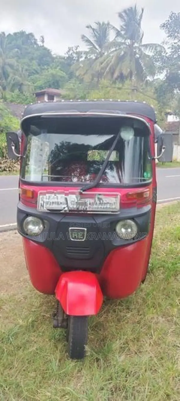 Bajaj RE 2015