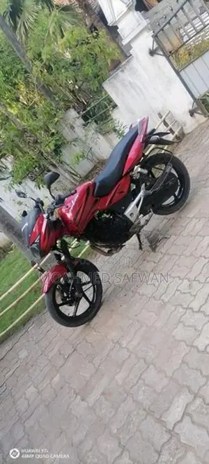 Bajaj Pulsar 180 2010