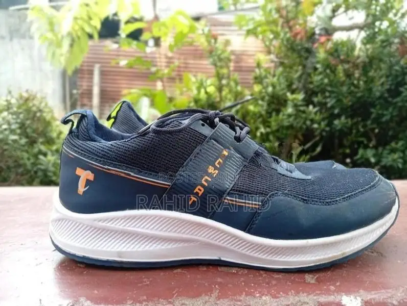 Sheos Tomcat
