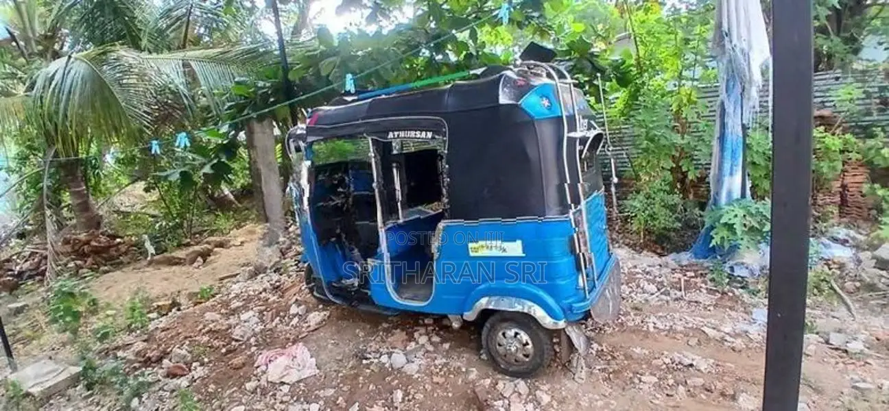 Bajaj RE 2013