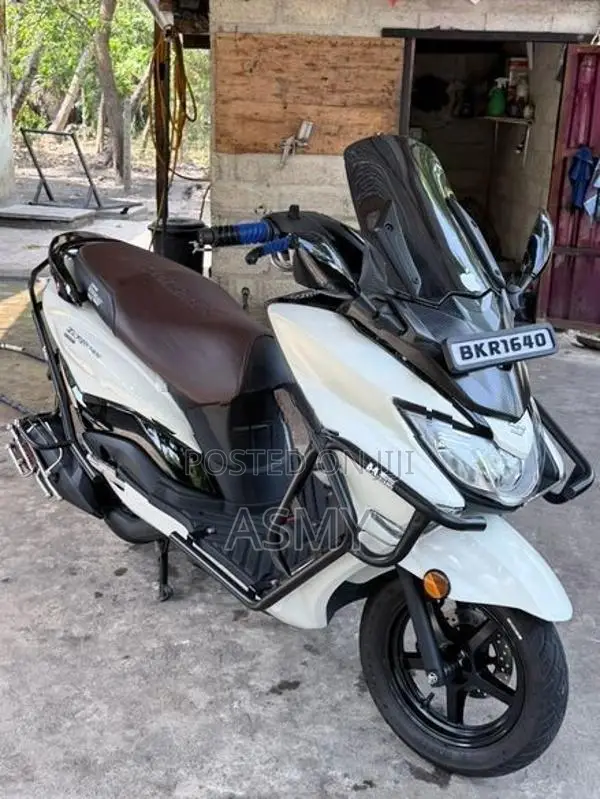 Suzuki Burgman 125 2026