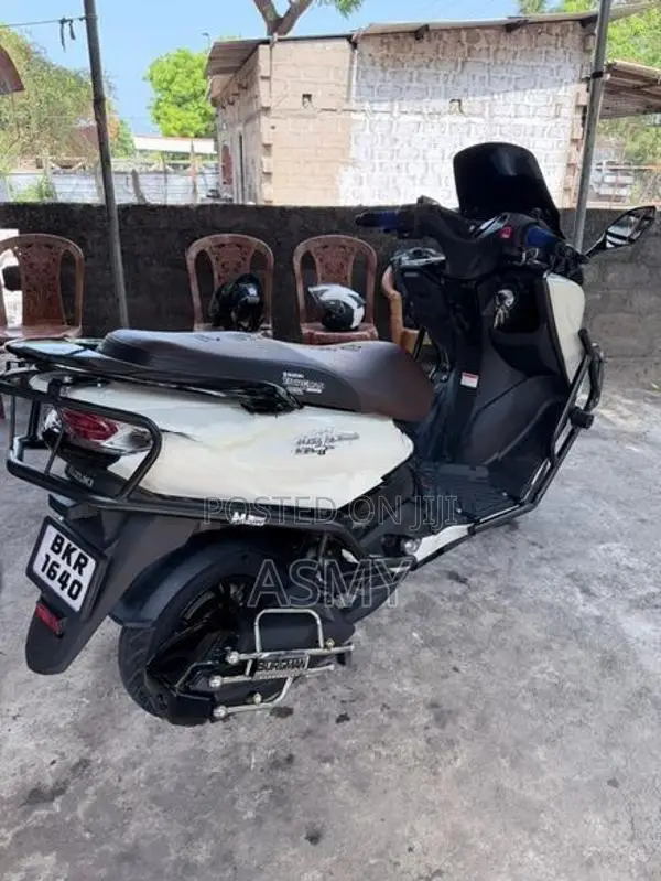 Suzuki Burgman 125 2026