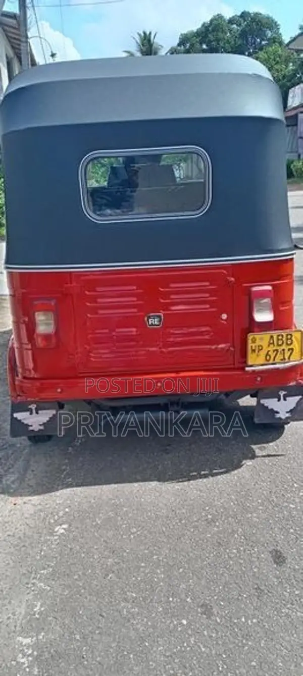 Bajaj RE 2015