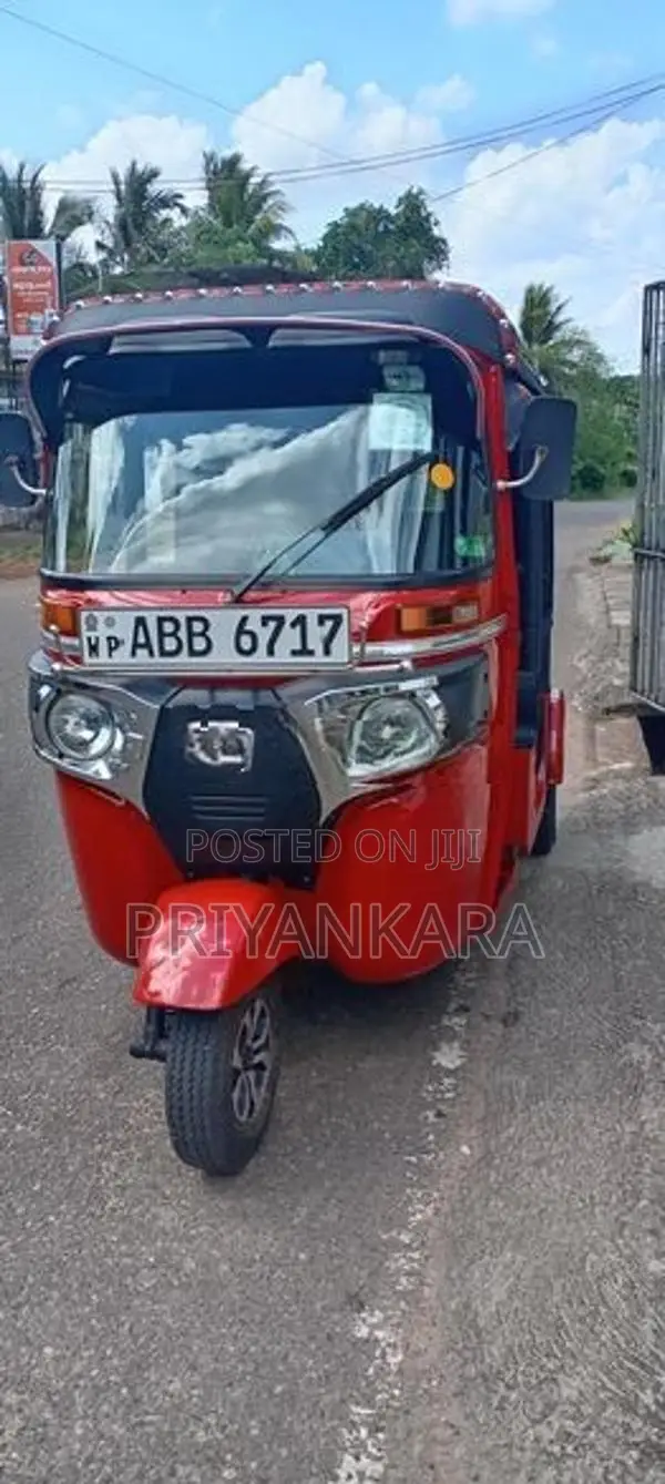 Bajaj RE 2015