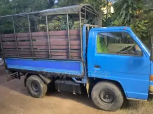 Isuzu Elf 1981