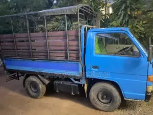 Isuzu Elf 1981