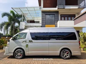 Toyota GDH 223 1GD -GL (Japan) 2024