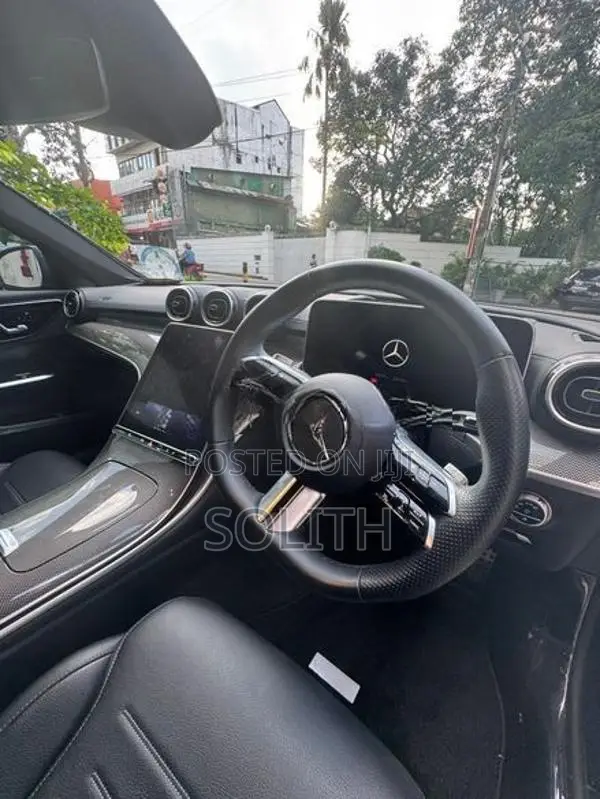 Mercedes Benz C200 2024