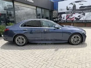 Mercedes Benz C200 2024