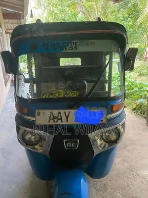 Bajaj RE 2015