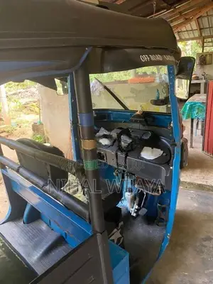 Bajaj RE 2015