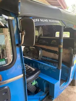 Bajaj RE 2015
