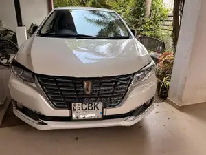 Toyota Premio 2018