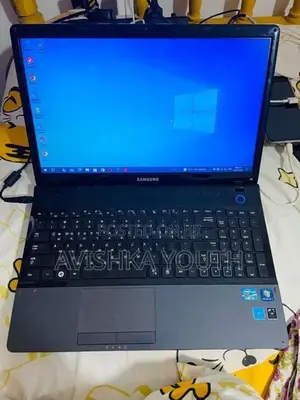 Samsung Lap Top 8 GB RAM 128 SSD