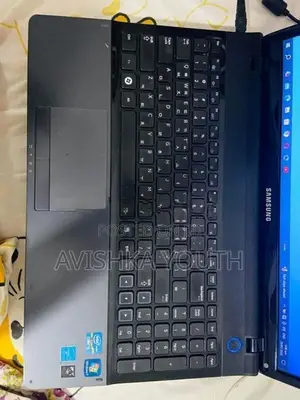 Samsung Lap Top 8 GB RAM 128 SSD