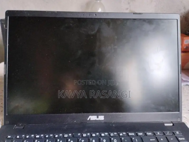 ASUS E510M Laptop 4GB 256GB. SSD Used