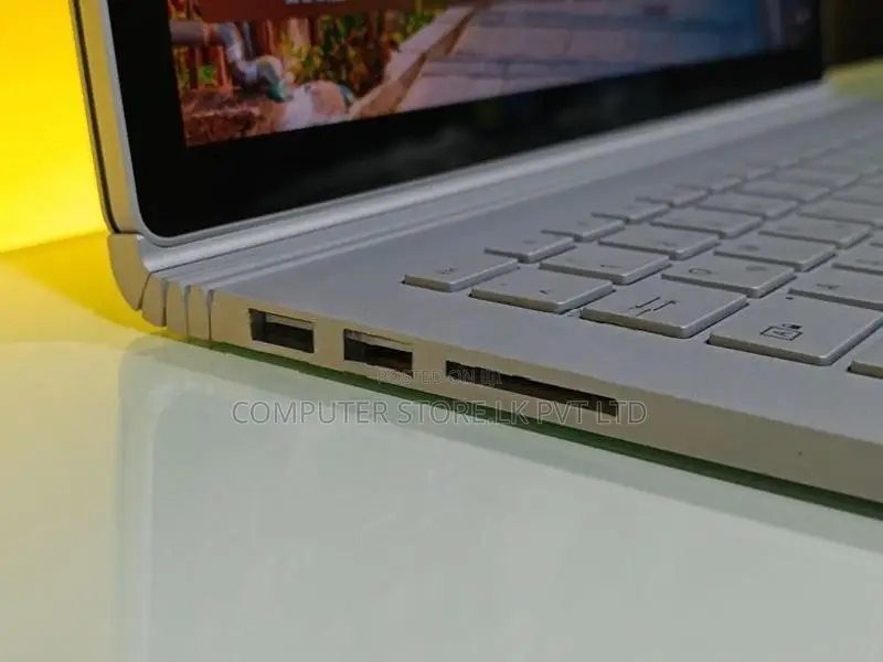 Microsoft Surface Book 2 CORE I5 7TH GEN 8GB RAM 256GB SSD