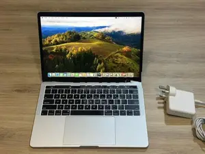 Apple MacBook Pro 13” I5 16/256GB