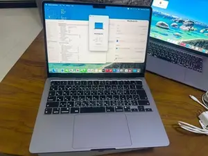 MacBook Air M2 Space Grey CC 120