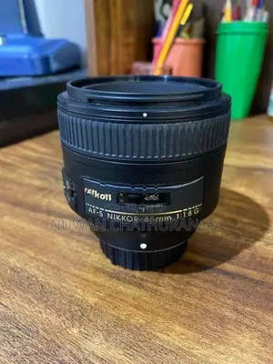 Nikon AF-S NIKKOR 85MM Lens