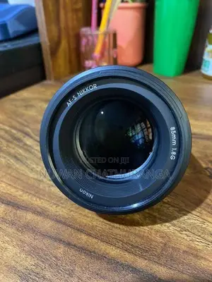 Nikon AF-S NIKKOR 85MM Lens