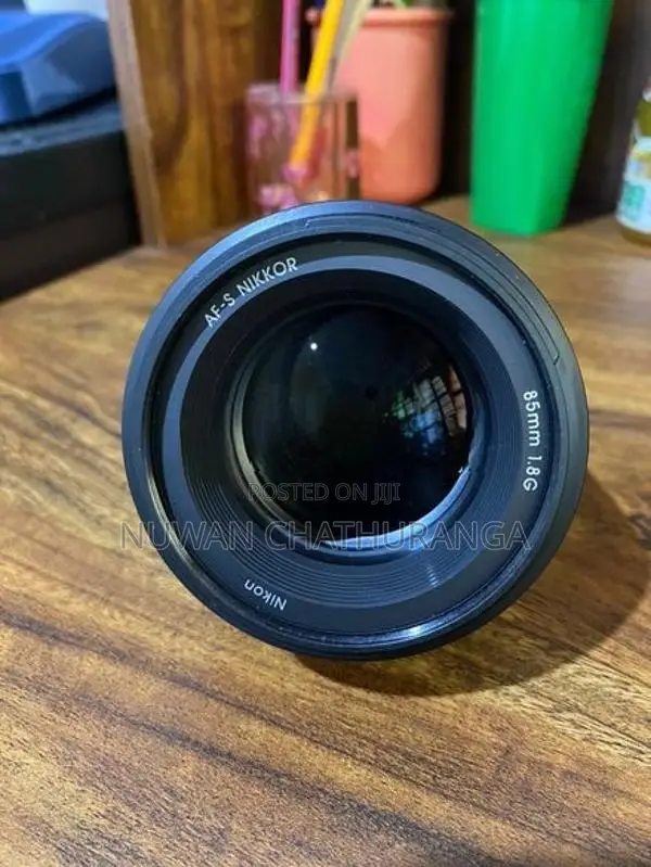 Nikon AF-S NIKKOR 85MM Lens