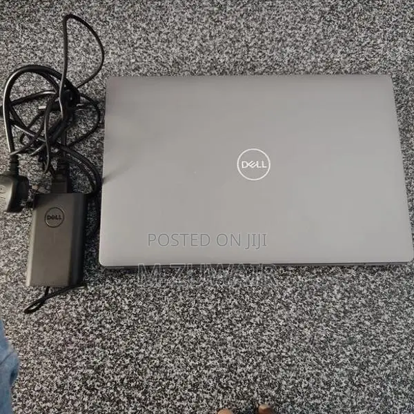 Dell Laptop Core i7 10 Gen 256Nvme 8GB DDR4 15.6 Full HD