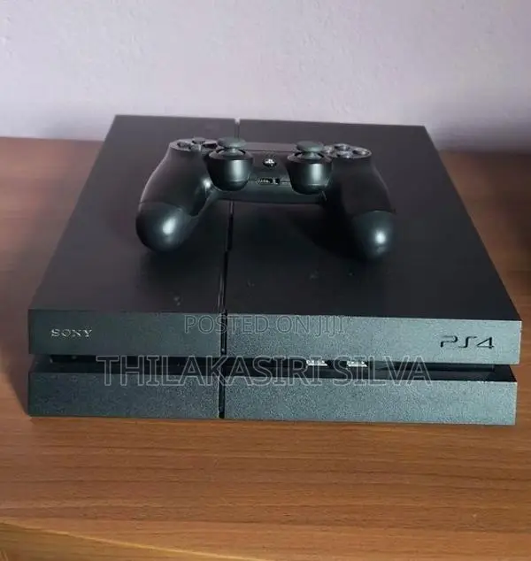 PS4 500GB (With CD)