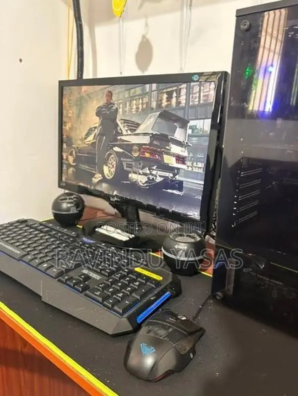 Processor: Intel Core i5-4590 (4th Generation) - 3.30GHz