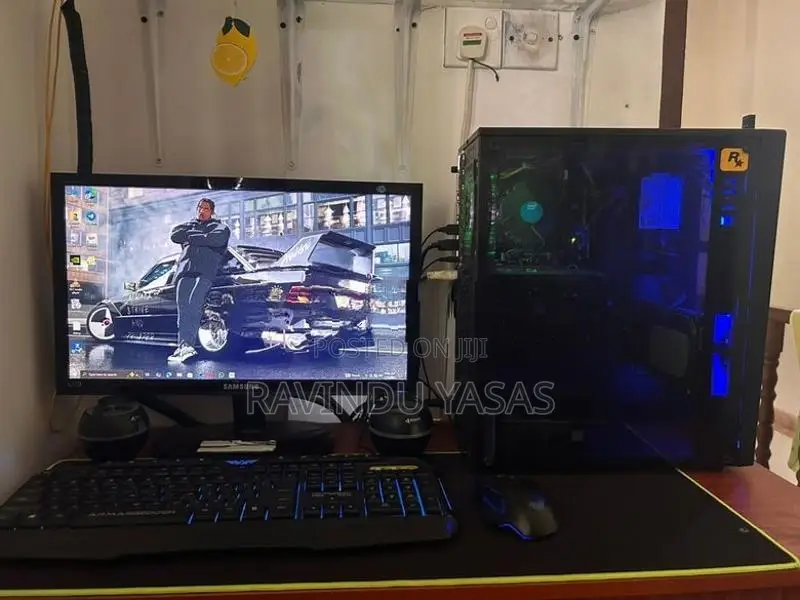 Processor: Intel Core i5-4590 (4th Generation) - 3.30GHz