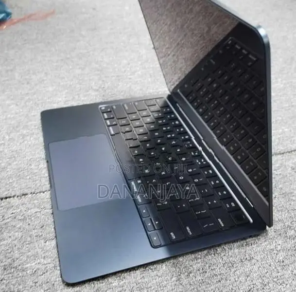 Apple MacBook Air M4 13 Inch 16GB Ram | 256 Midnight