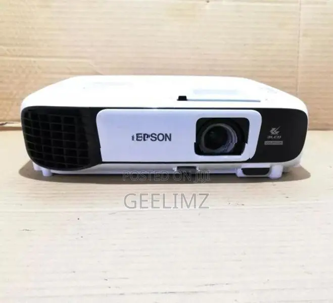 EPSON Used Projector