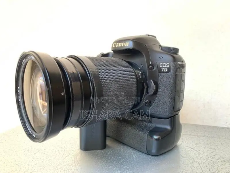 Canon 7D DSLR Body with 300 Lens