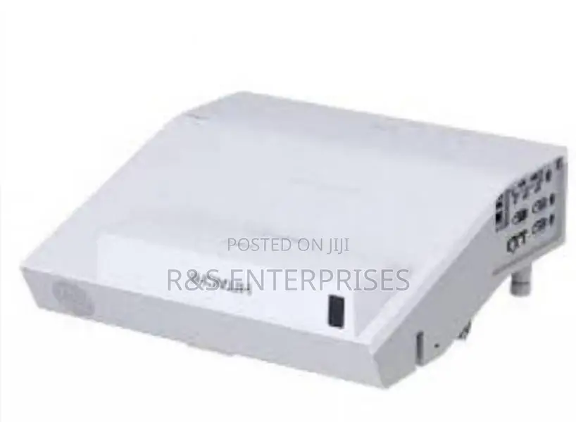 Hitachi Short Throw Projector