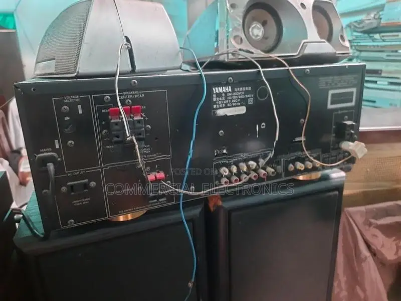 Yamaha EM 203 VCD amplifier with digital tuner