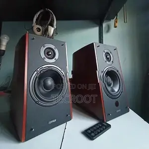 R2000DB Active 2.0 Bluetooth Bookshelf Speaker Set